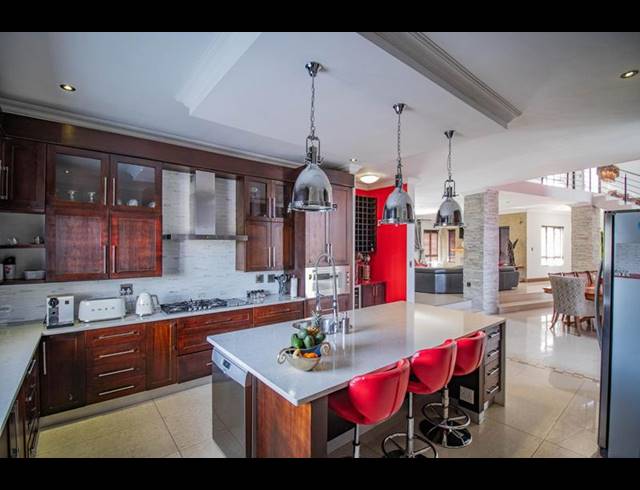 4 BEDROOM HOUSE FOR SALE IN MIDLANDS ESTATE